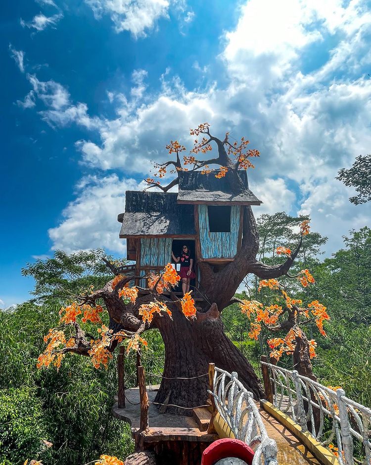 spot foto the lost world castle