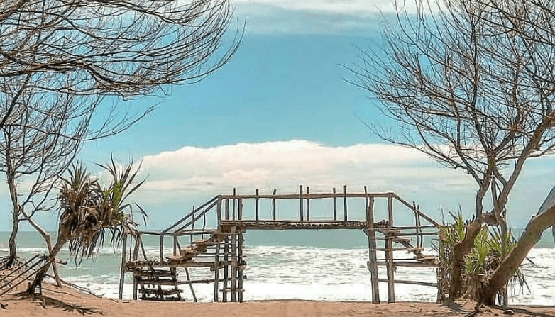 pantai-goa-cemara